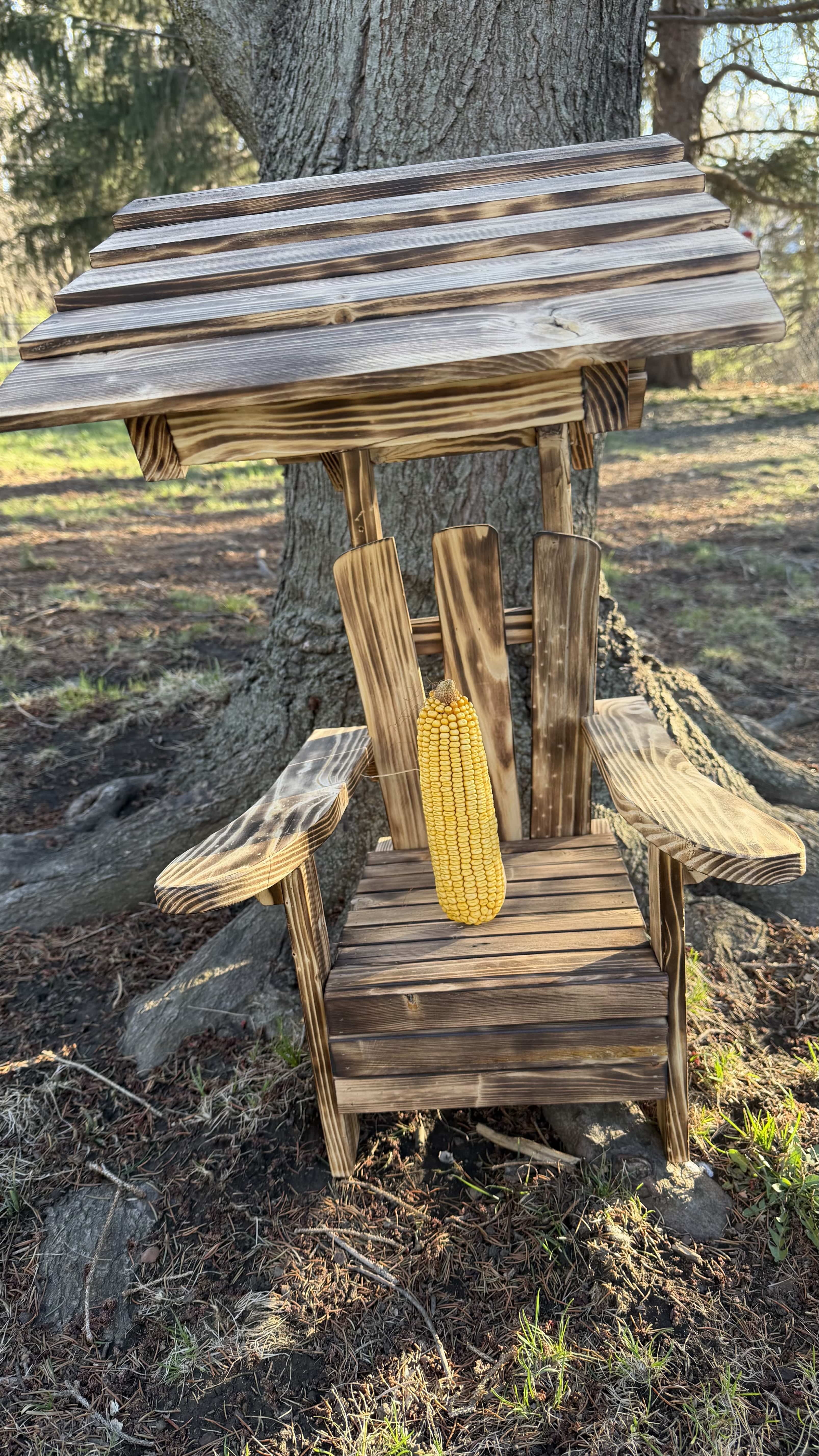 Corn Throne Royale - Covered Squirrel Feeder Chair