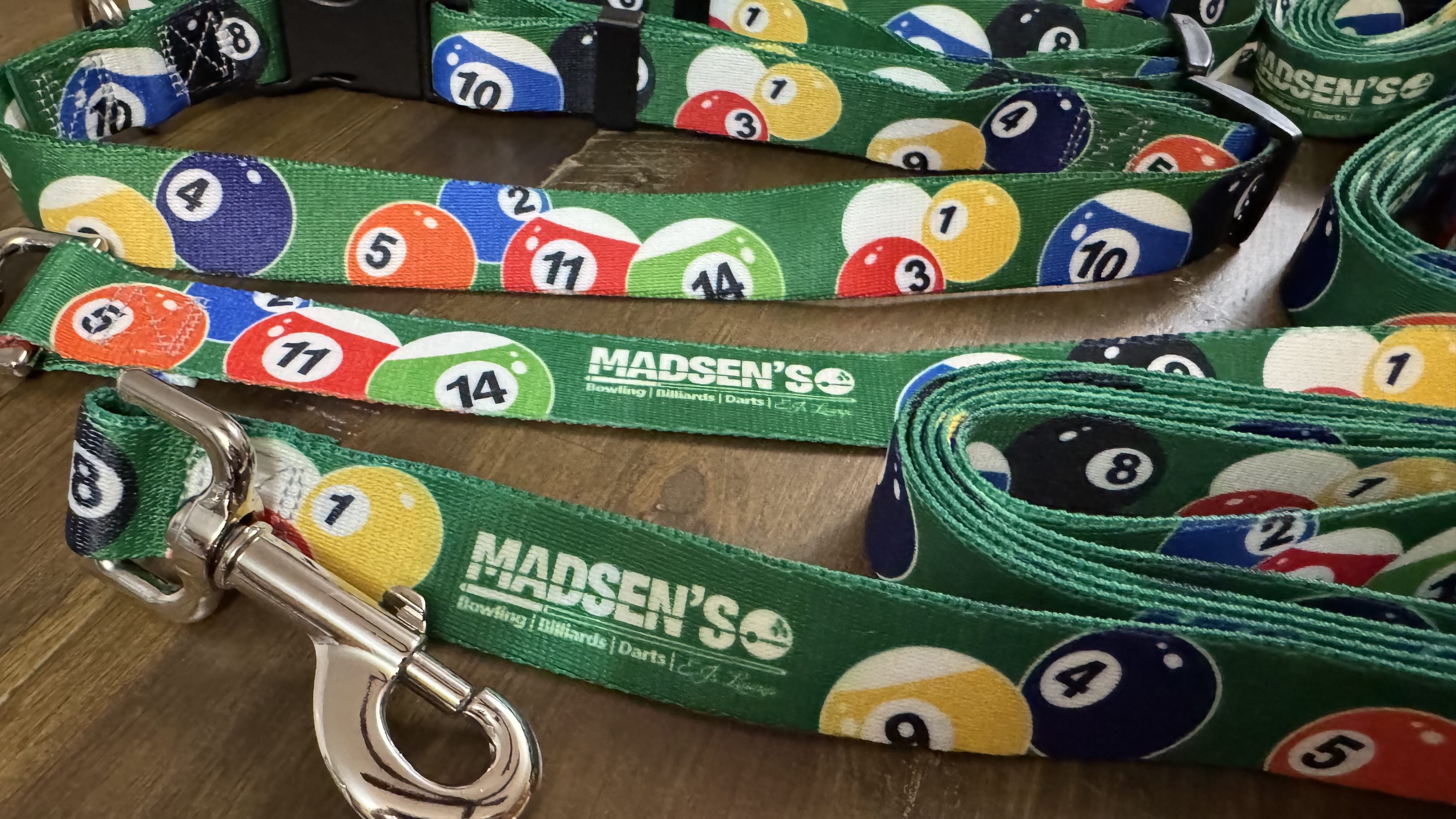 Custom Logo Business Dog Collar and Leashes