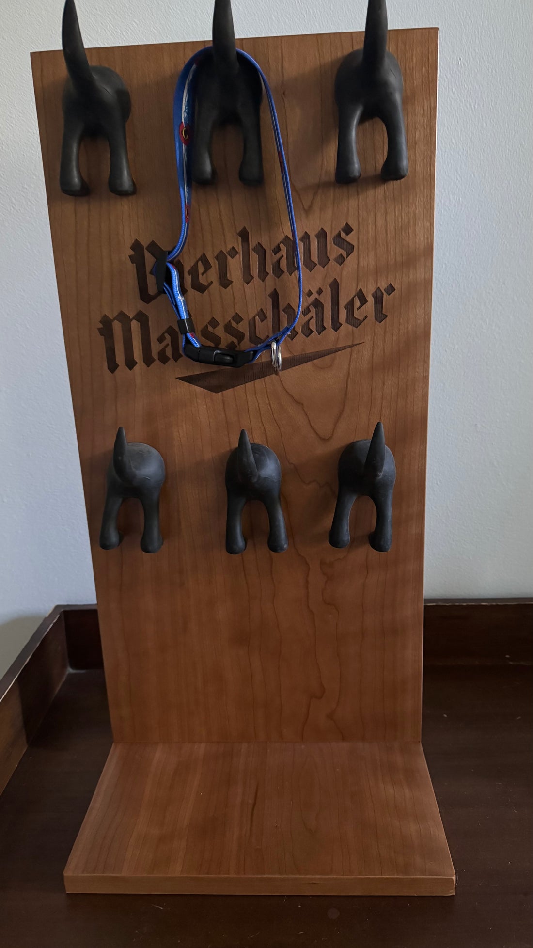 Custom Logo Dog Collar and Leash Stand
